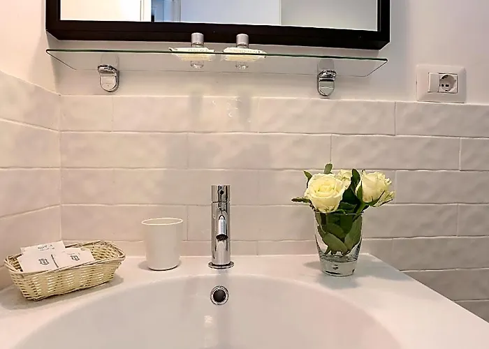 Acomodação com café da manhã  Residenza Cavour 3*