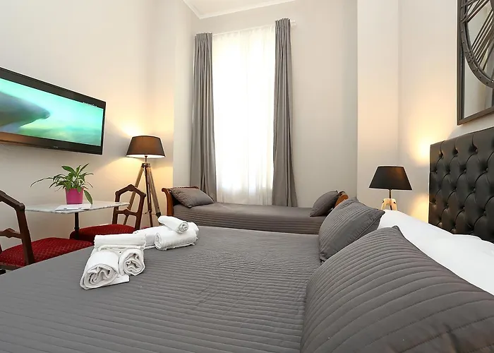 Acomodação com café da manhã  Residenza Cavour 3*